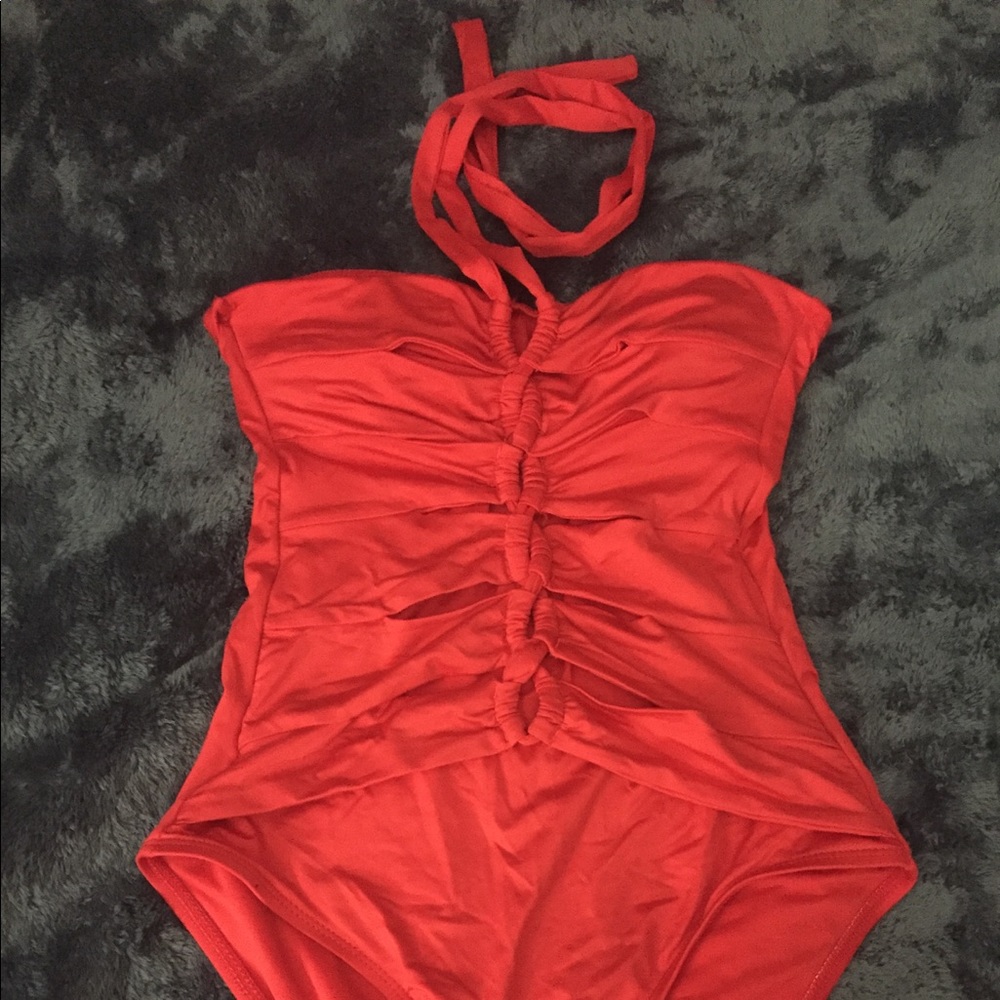 One piece swim suit